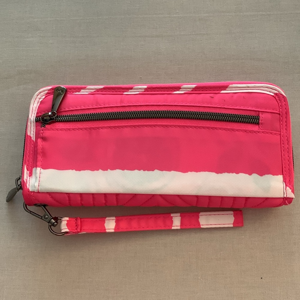 NWT Lug Ziparound Wallet with Wristlet - Picture 2 of 8